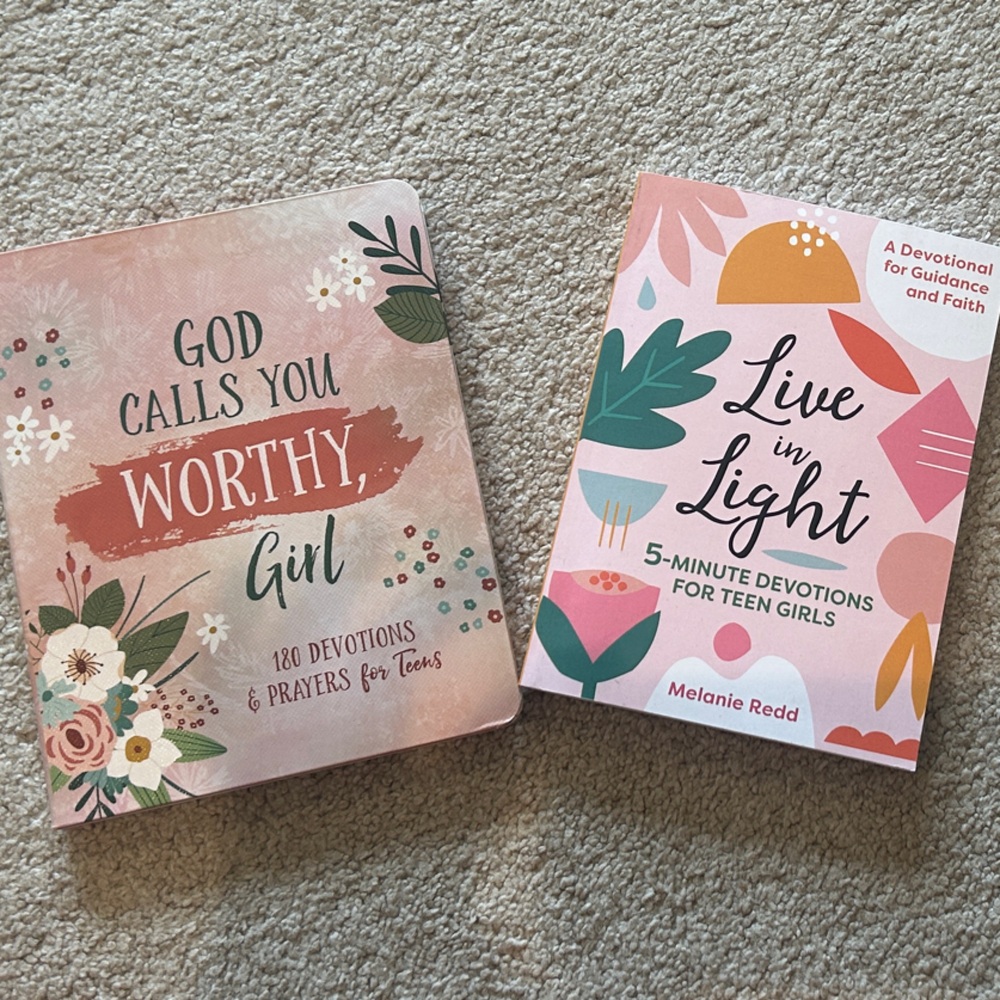 Teen Girls Christian Devotion Books Like New Condition